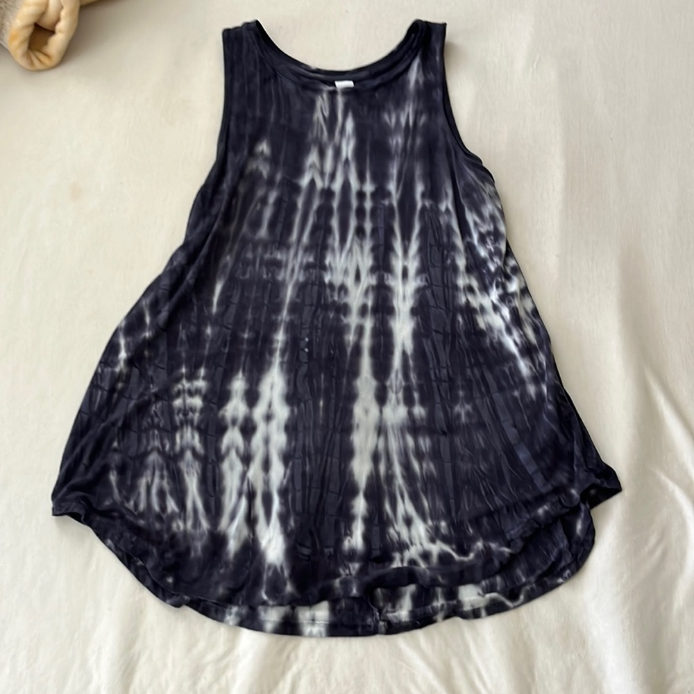 Old Navy tee
